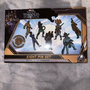 Marvel Studios, Black Panther, Wakanda Forever 8 Pin Set nib COLLECTOR SET